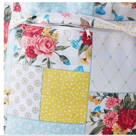 Pioneer Woman Sweet Rose Drawstring Laundry Bag - Picture 3 of 6